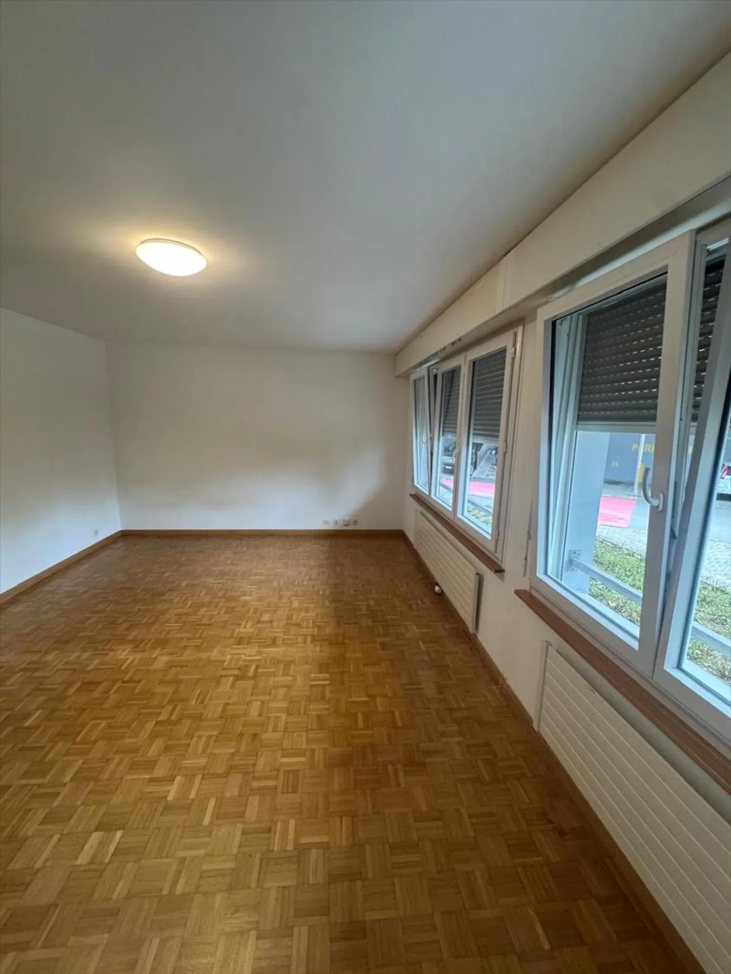 Spacious 2-room apartment on the ground floor - Photo 2 of 5