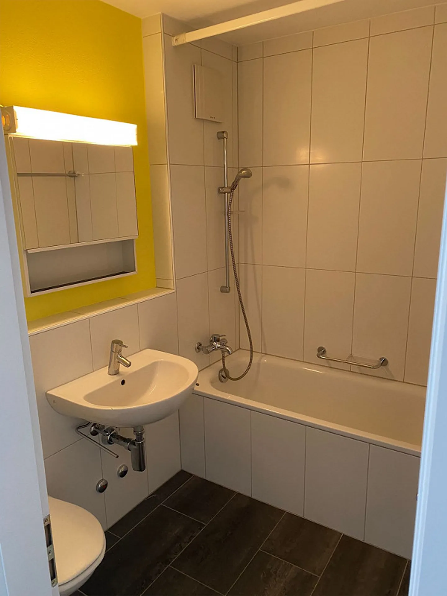 Sonnige Wohnung mit Balkon - Foto 5 von 17