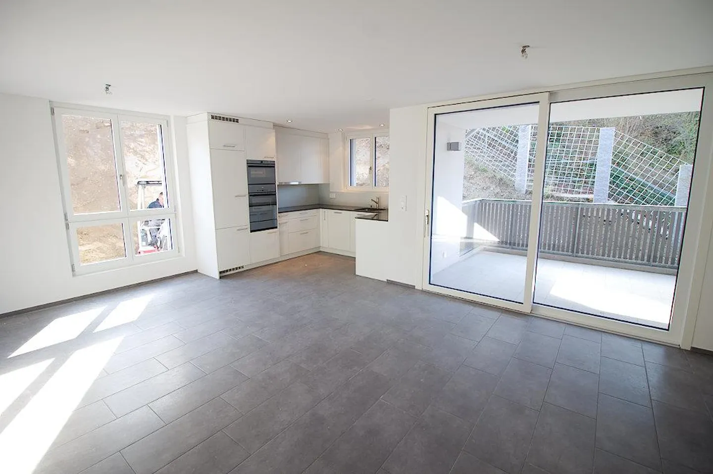 Appartamento luminoso e moderno di 3,5 locali in affitto - Foto 2 di 8