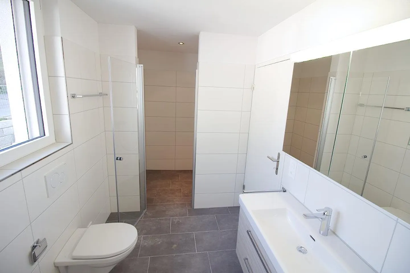 Appartamento luminoso e moderno di 3,5 locali in affitto - Foto 4 di 8