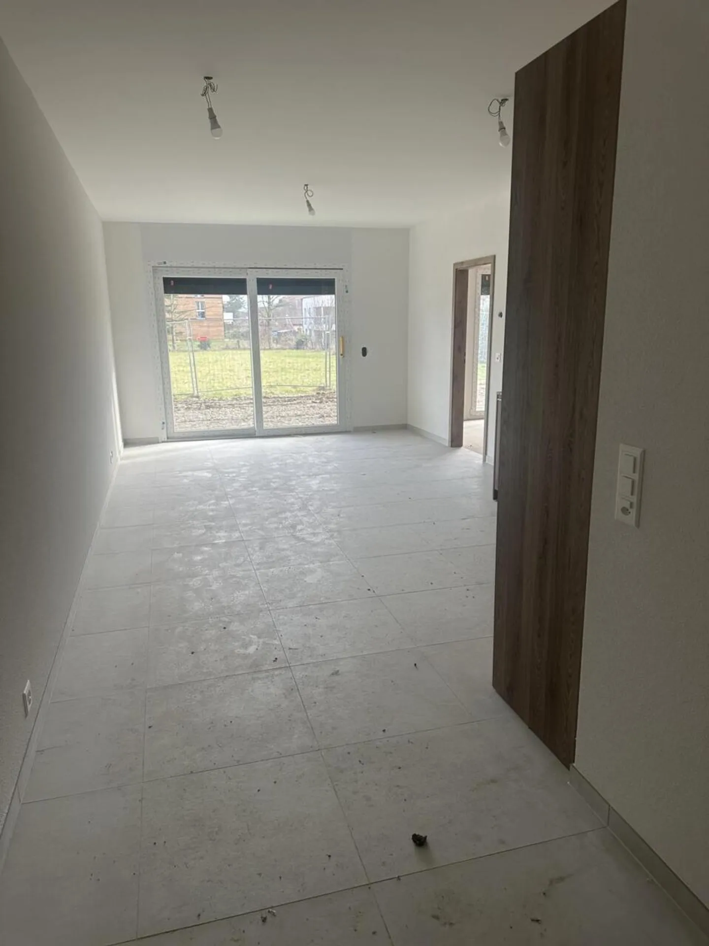 New apartment with balcony! - Photo 5 of 7