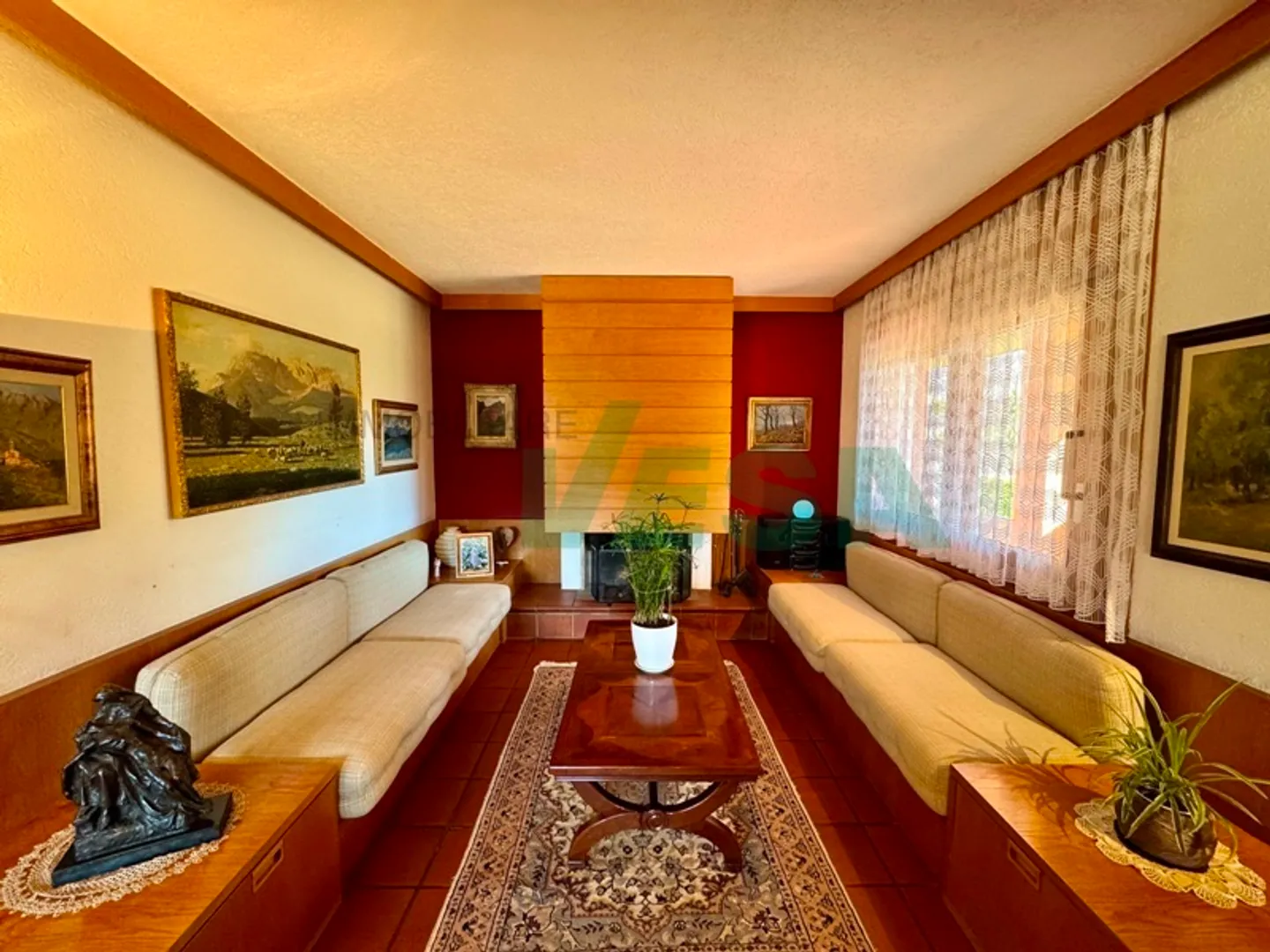 Geräumige und elegante Villa mit viel Platz und schönem Pool - Foto 4 von 11