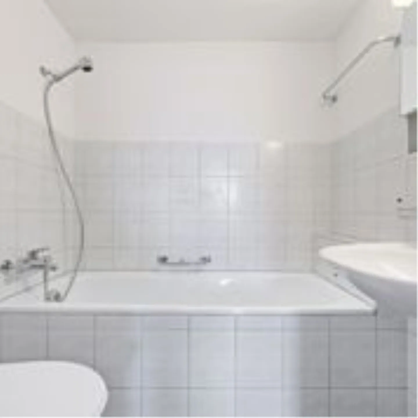 «Heimelige Dachwohnung an ruhiger Lage mit renovierter Küche!» - Foto 6 di 6