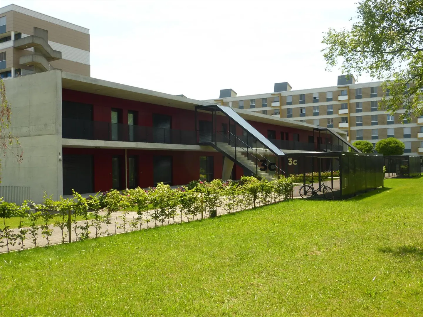 Vous cherchez un petit bijou ? Un appartement moderne pour une personne vous attend ! - Photo 1 sur 9