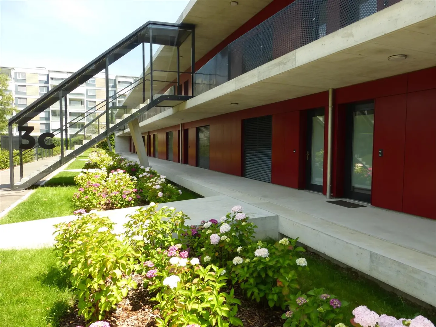 Vous cherchez un petit bijou ? Un appartement moderne pour une personne vous attend ! - Photo 2 sur 9