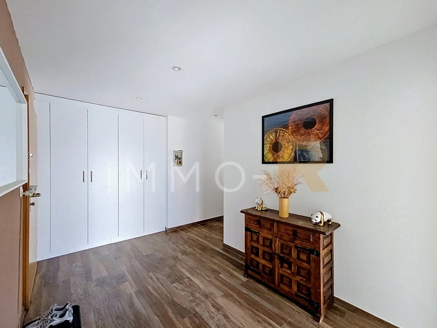 Incantevole e spazioso appartamento 4.5 con Loggia - Foto 4 di 12