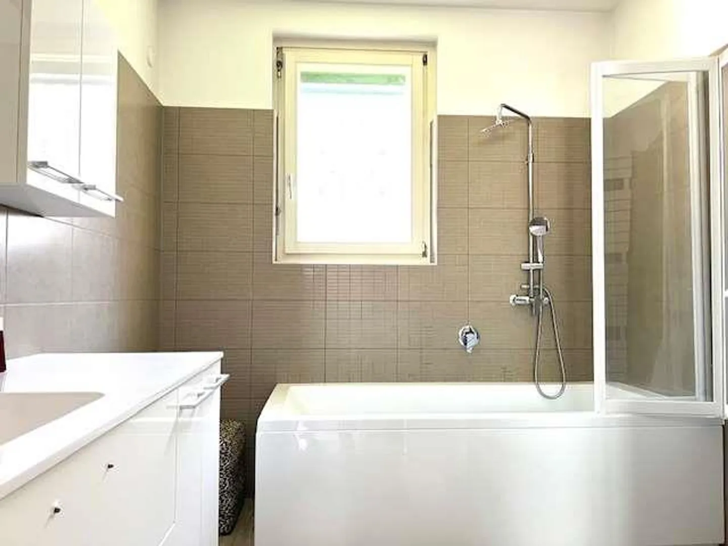 Einfamilienhaus mit Kamin und Garten - Foto 12 von 13