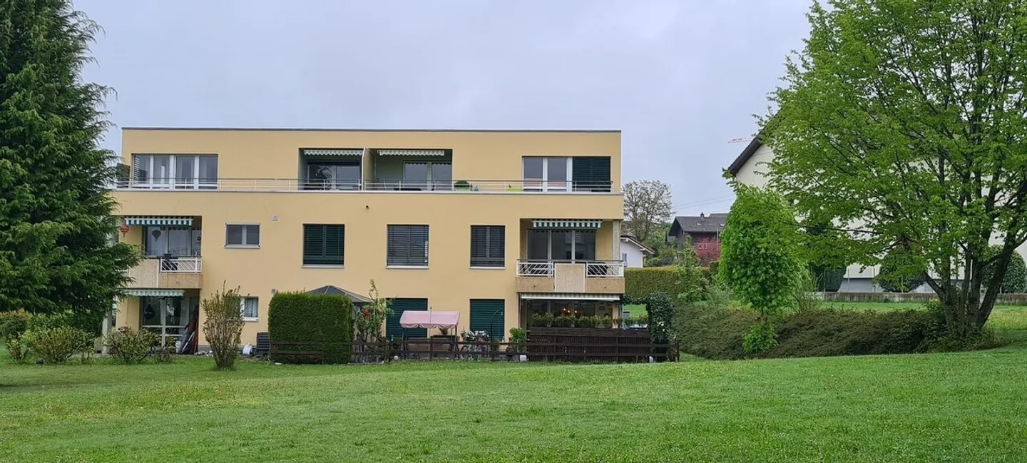 Charming 4.5-room apartment on the ground floor with terrace - Photo 1 of 8