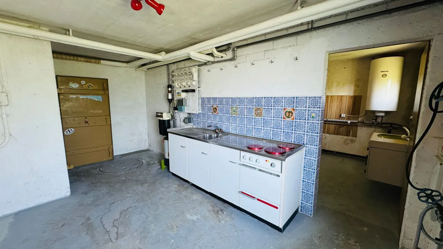 Ampia casa multigenerazionale con vista panoramica, potenziale di utilizzo versatile e doppio garage - Foto 24 di 24