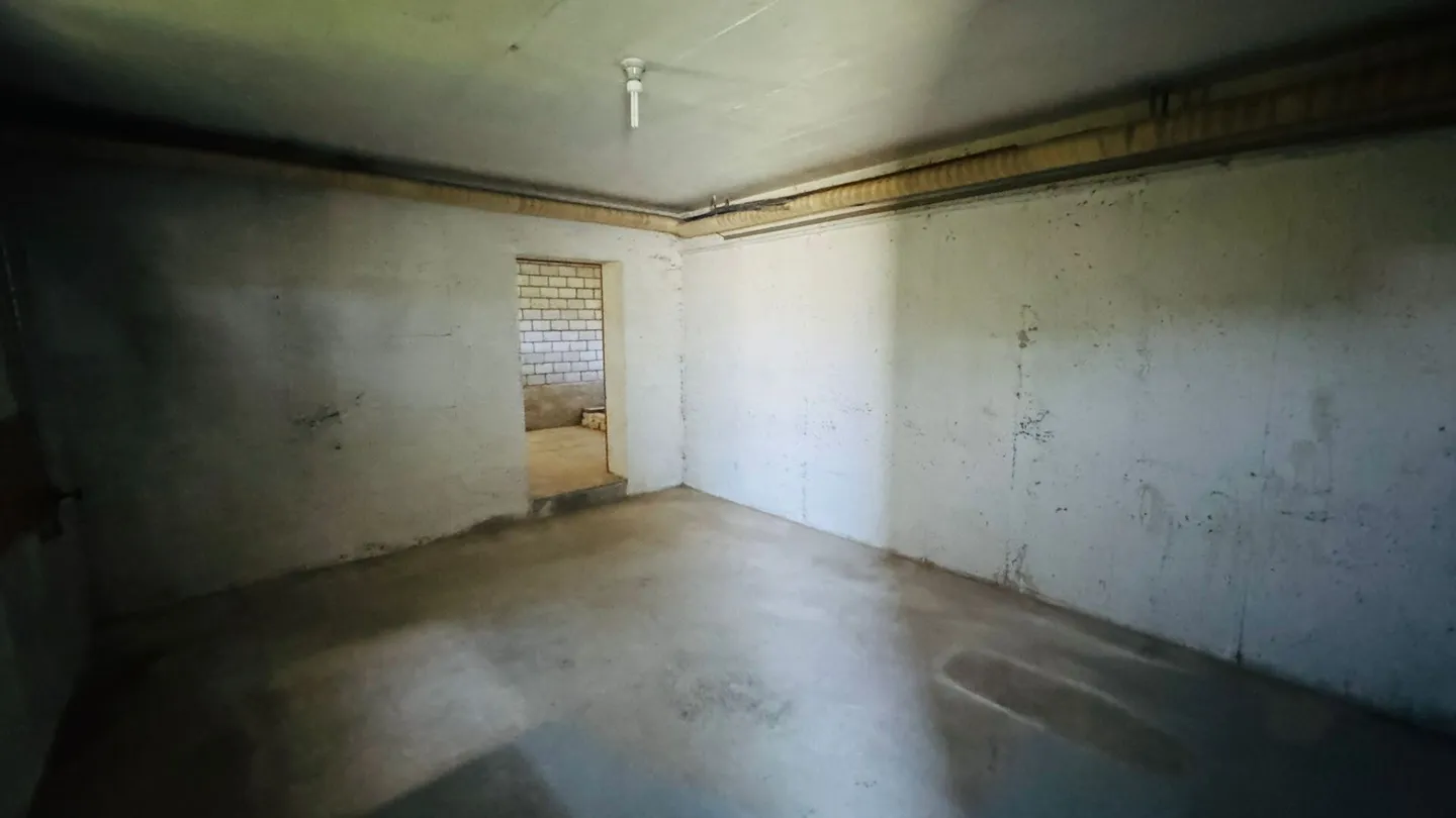 Ampia casa multigenerazionale con vista panoramica, potenziale di utilizzo versatile e doppio garage - Foto 22 di 24