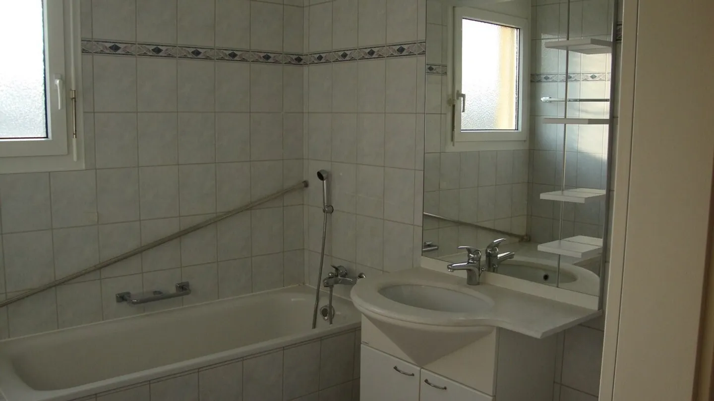 Charming 4.5-room apartment on the ground floor with terrace - Photo 4 of 8