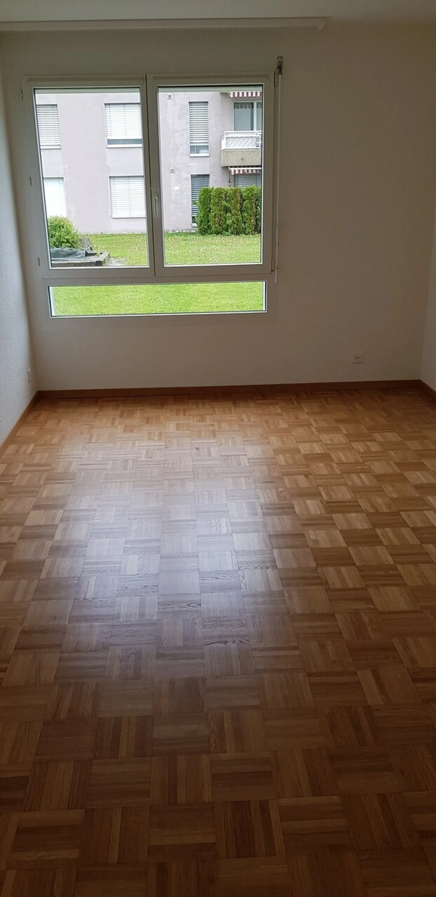 Charming 4.5-room apartment on the ground floor with terrace - Photo 6 of 8