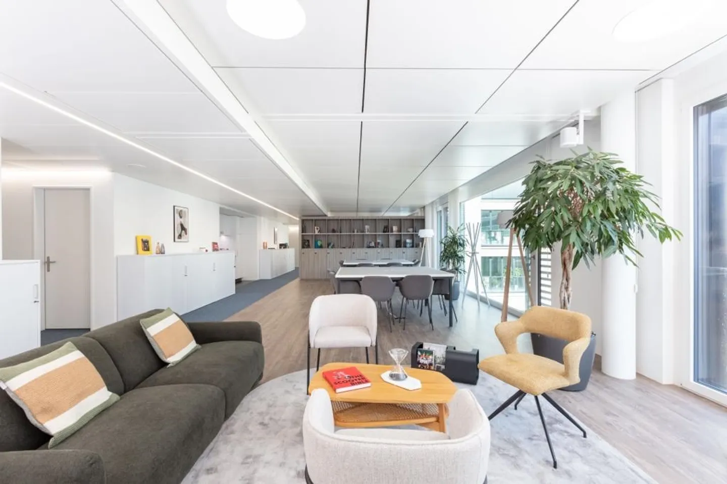 Accesso a spazi di coworking professionali a Signature Downtown - Foto 1 di 5