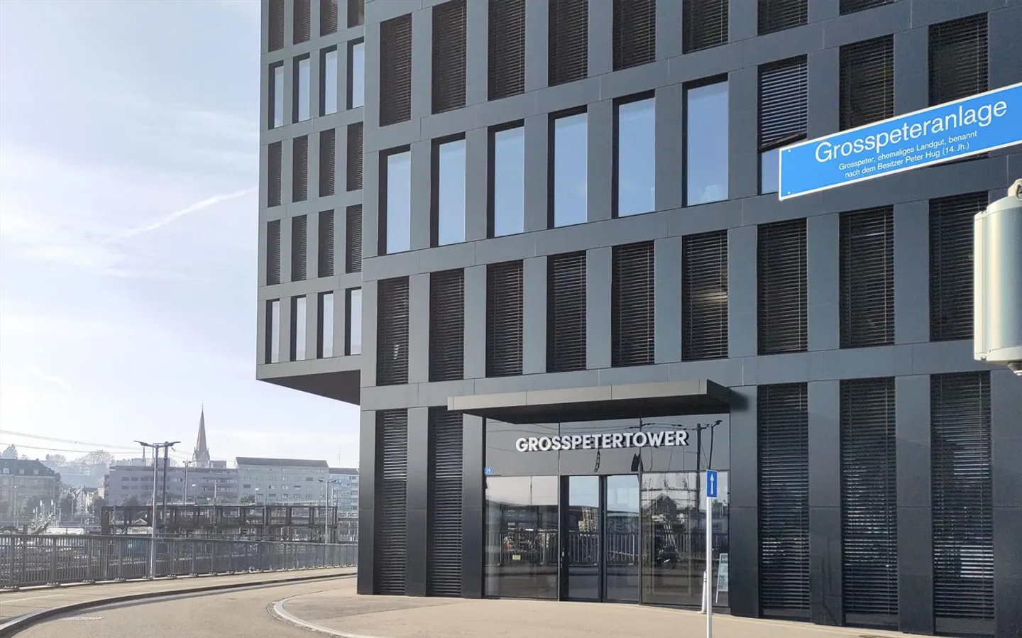 Tailor-made, dream offices for 5 people in Spaces Grosspeter Tower - Photo 2 of 20