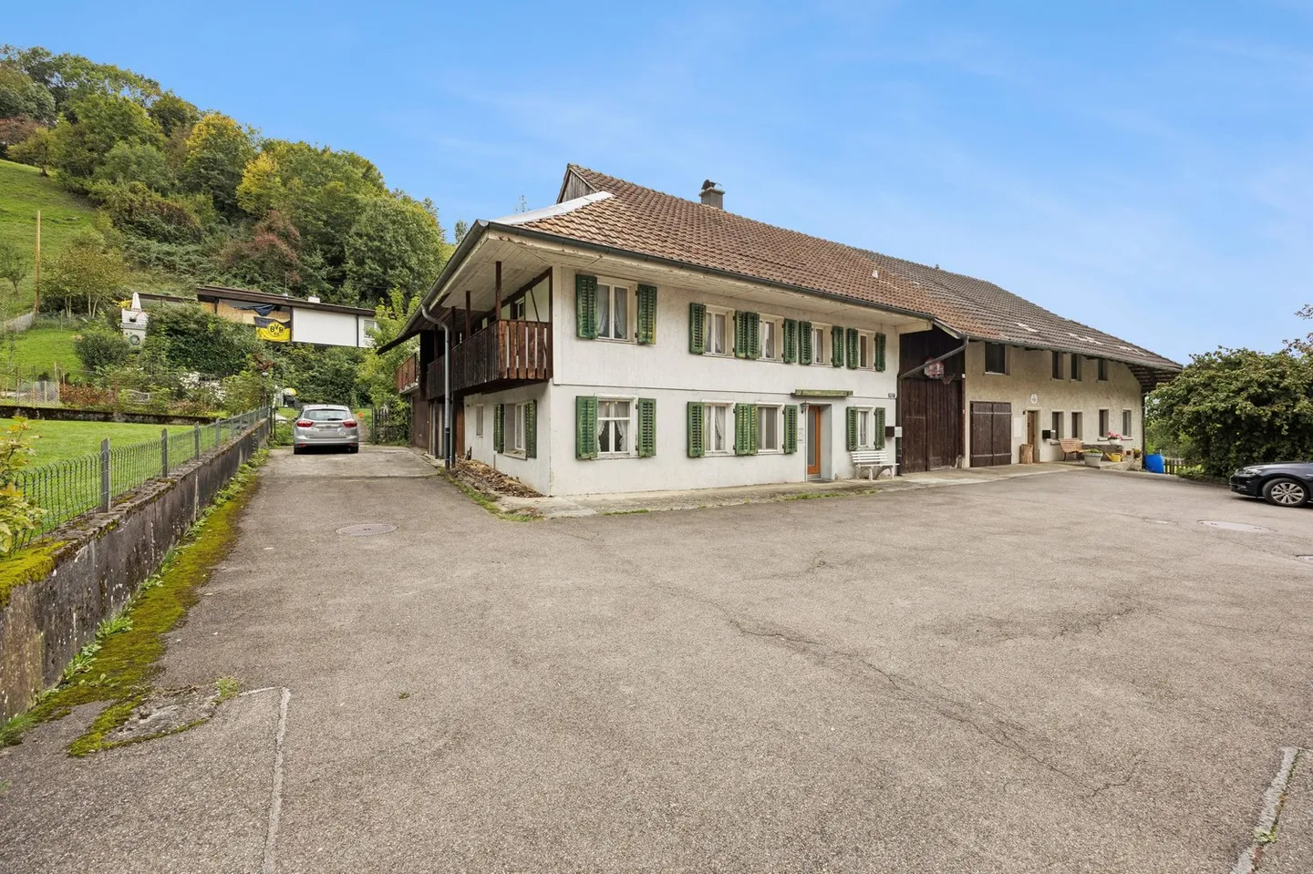 Charmantes 7-Zimmer Haus in Leibstadt mit grosser Dachterrasse - Foto 3 von 13