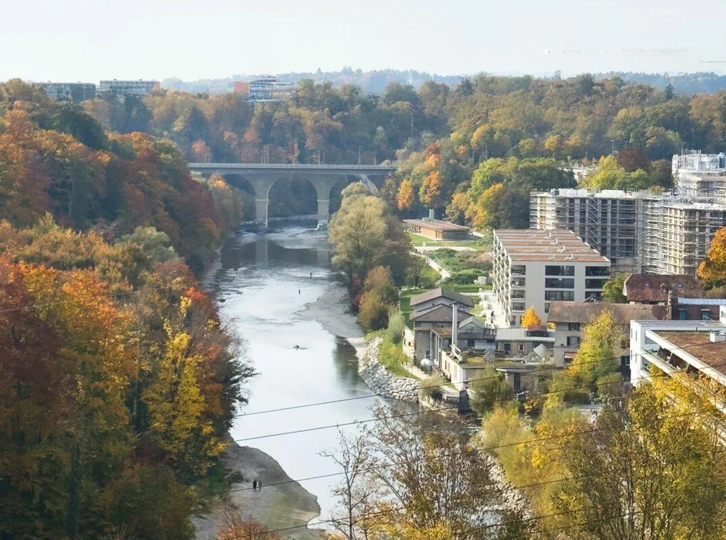 Condominium moderne de 5,5 pièces avec belle terrasse au bord de l'Aare - Photo 1 sur 24