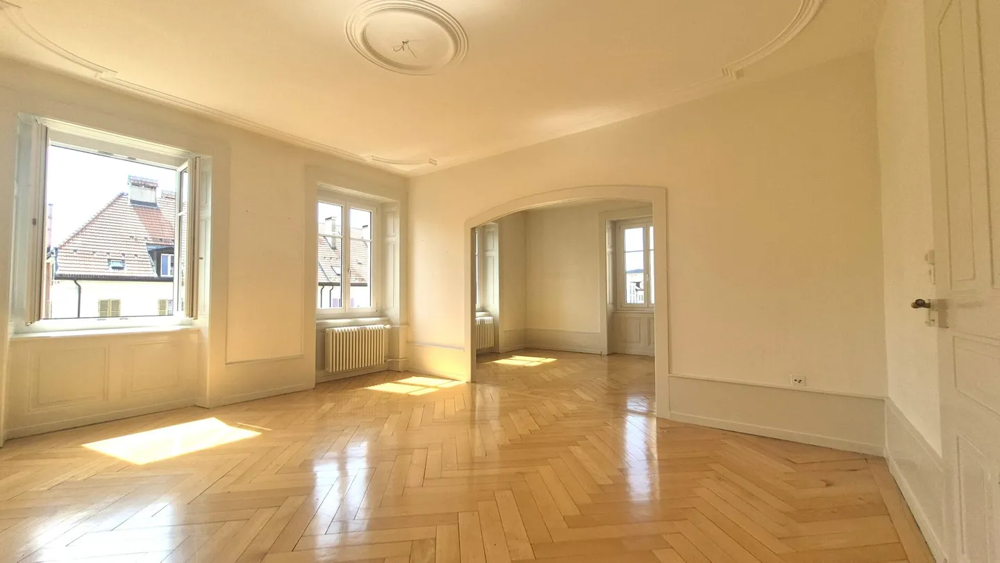 Appartement spacieux de 7 pièces - Photo 1 sur 14