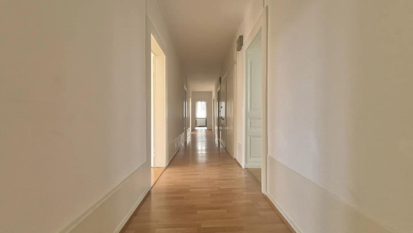 Appartement spacieux de 7 pièces - Photo 9 sur 14