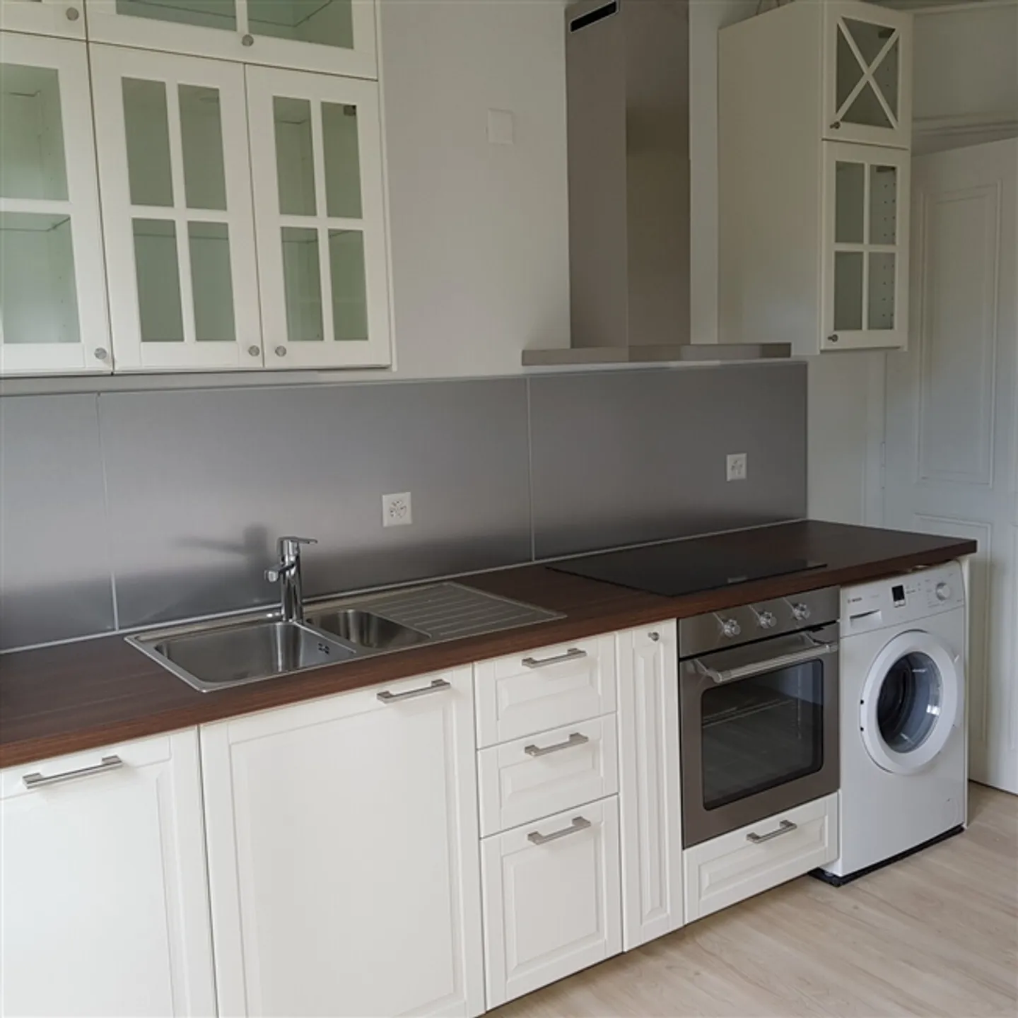 «Charmante 3-Zimmer-Altbauwohnung mit Balkon im beliebten Länggassquartier» - Photo 3 sur 8