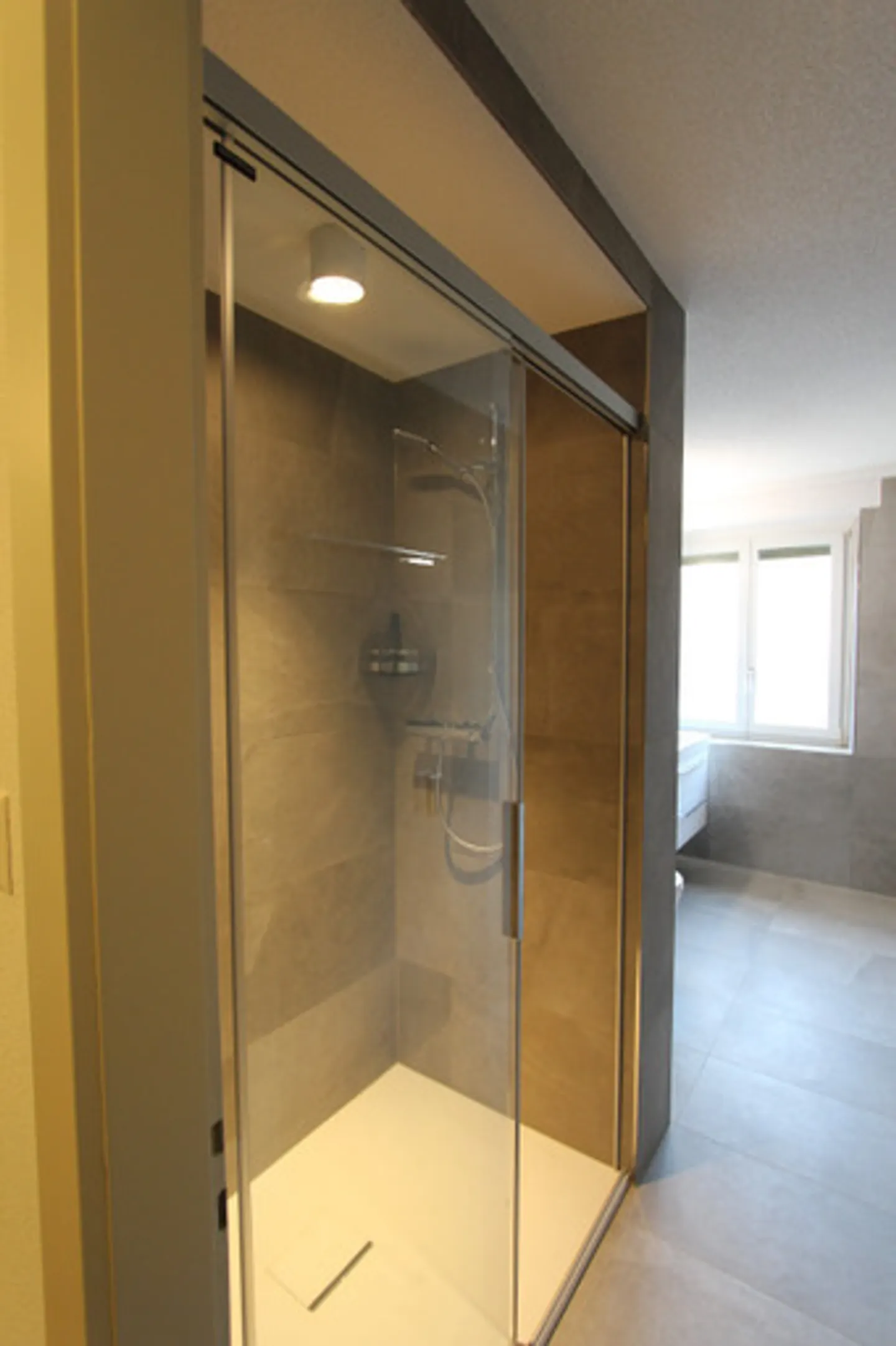 Modern 4.5-room apartment for rent in the center of Visp - Photo 10 of 11