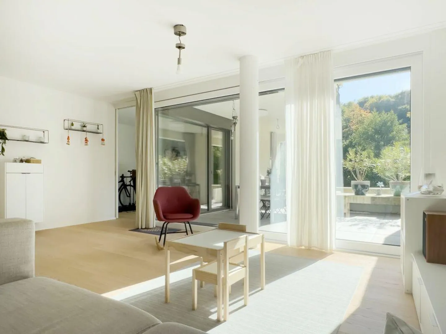 Condominium moderne de 5,5 pièces avec belle terrasse au bord de l'Aare - Photo 7 sur 24