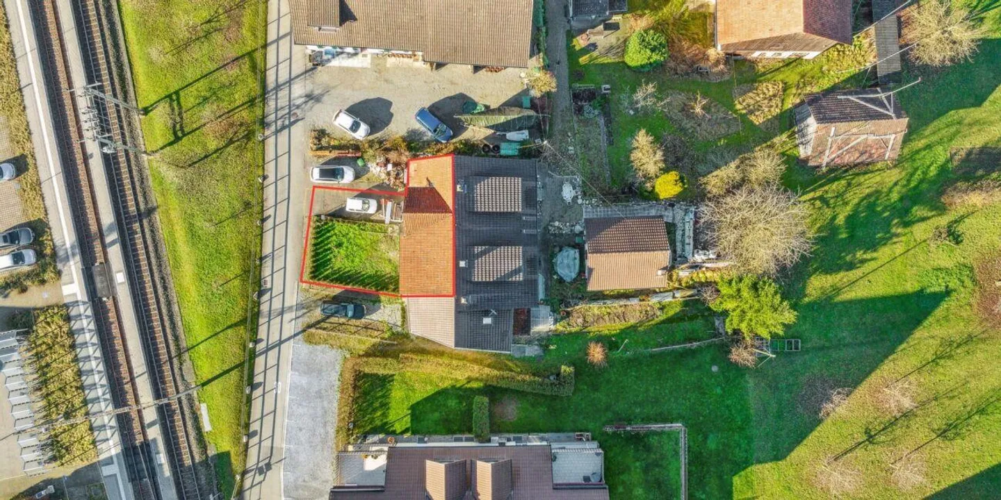 Affascinante sezione di casa di 3,5 stanze su tre piani con un'atmosfera invitante - Foto 8 di 8