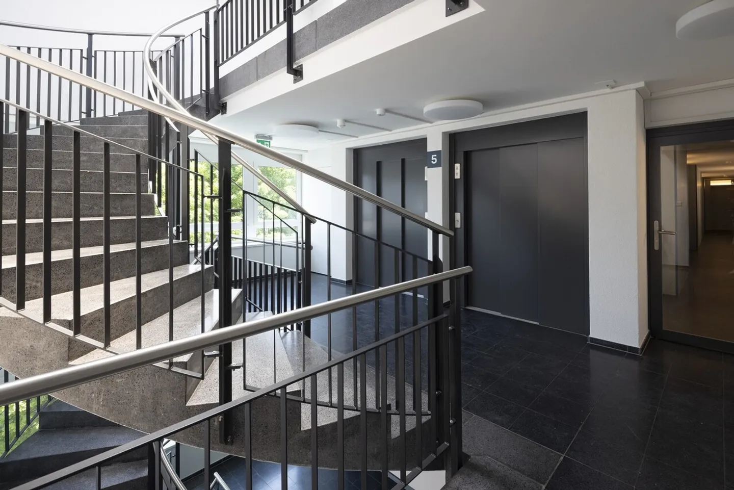 Space for Ideas, Growth, and Collaboration - Office near the City of Bern - Photo 9 of 11