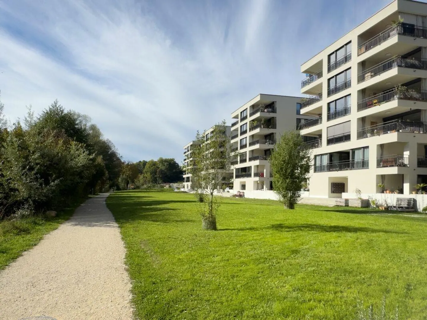 Condominium moderne de 5,5 pièces avec belle terrasse au bord de l'Aare - Photo 17 sur 24