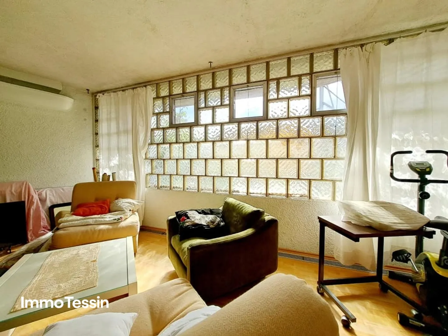 RENTAL: Maison avec 3 appartements dans un emplacement privilégié, avec vue sur le lac, piscine intérieure et grand jardin - Photo 9 sur 13