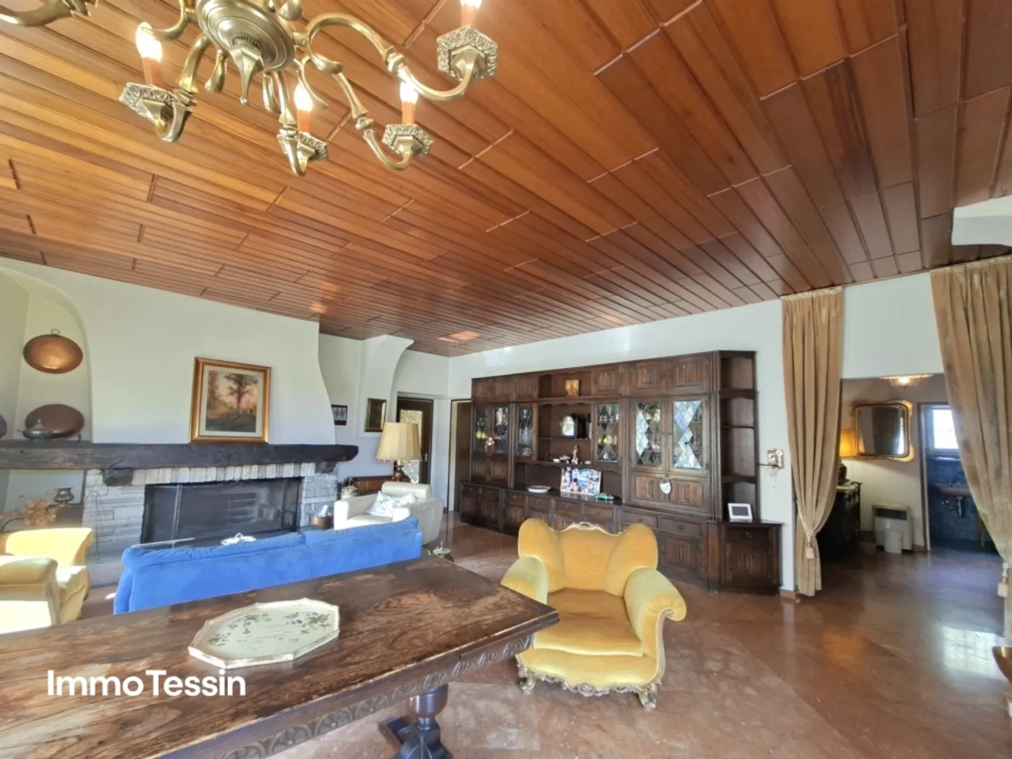 RENTAL: Maison avec 3 appartements dans un emplacement privilégié, avec vue sur le lac, piscine intérieure et grand jardin - Photo 7 sur 13