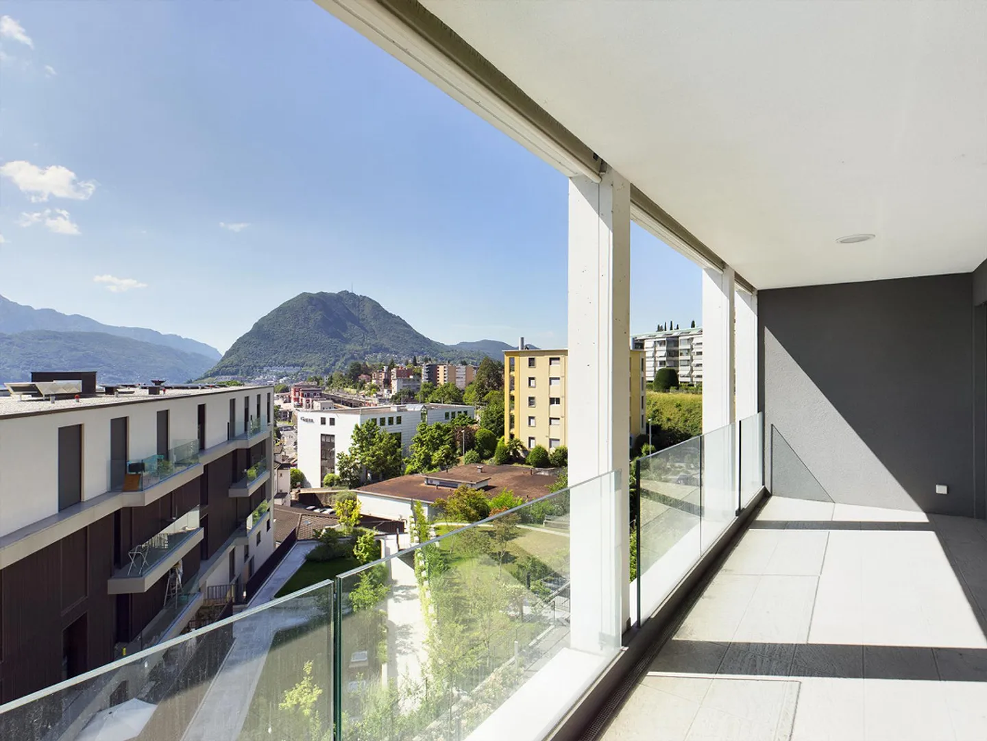 Modernes Apartment mit Pool - Foto 2 von 20