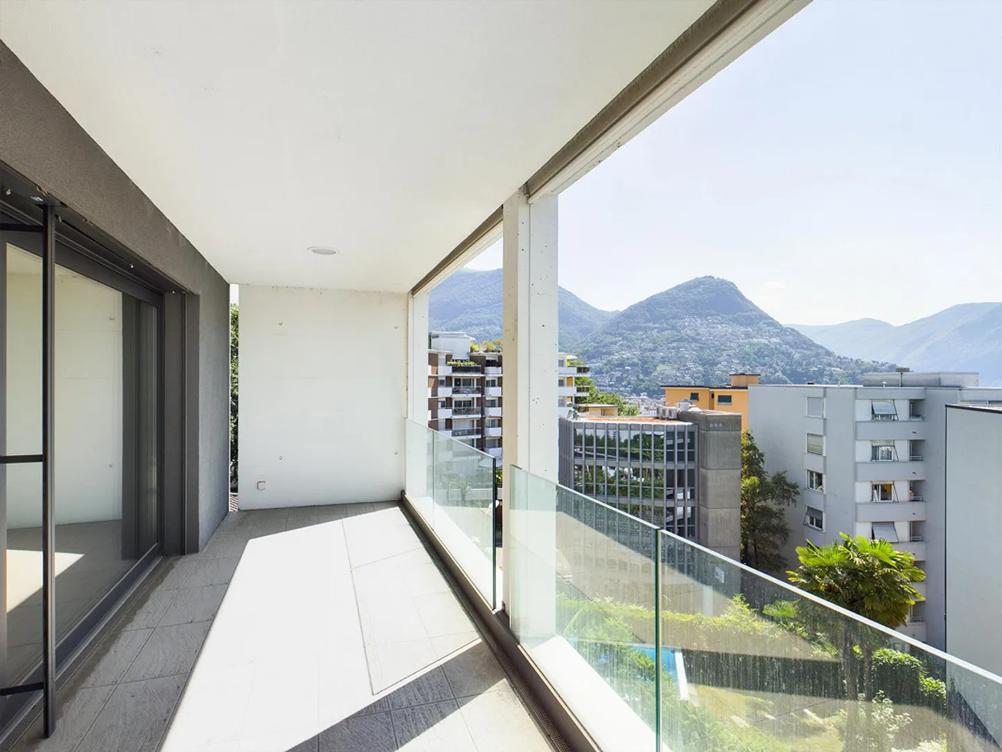 Modernes Apartment mit Pool - Foto 3 von 20