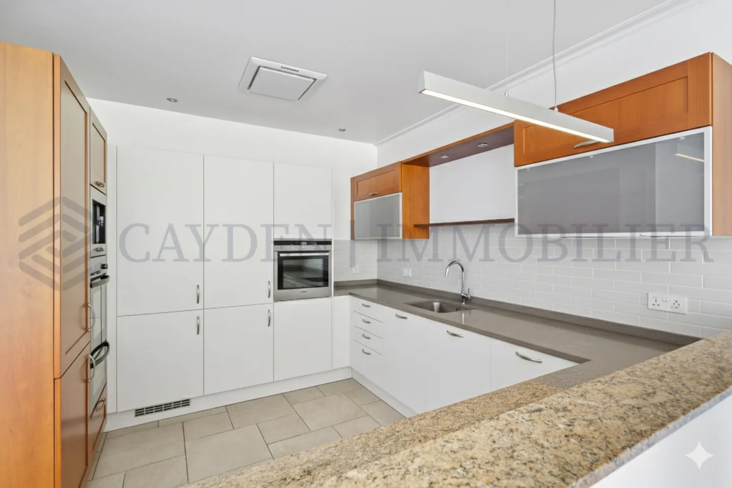 Exclusivité! 7 pièces dans une maison jumelée dans une charmante résidence - Photo 9 sur 18