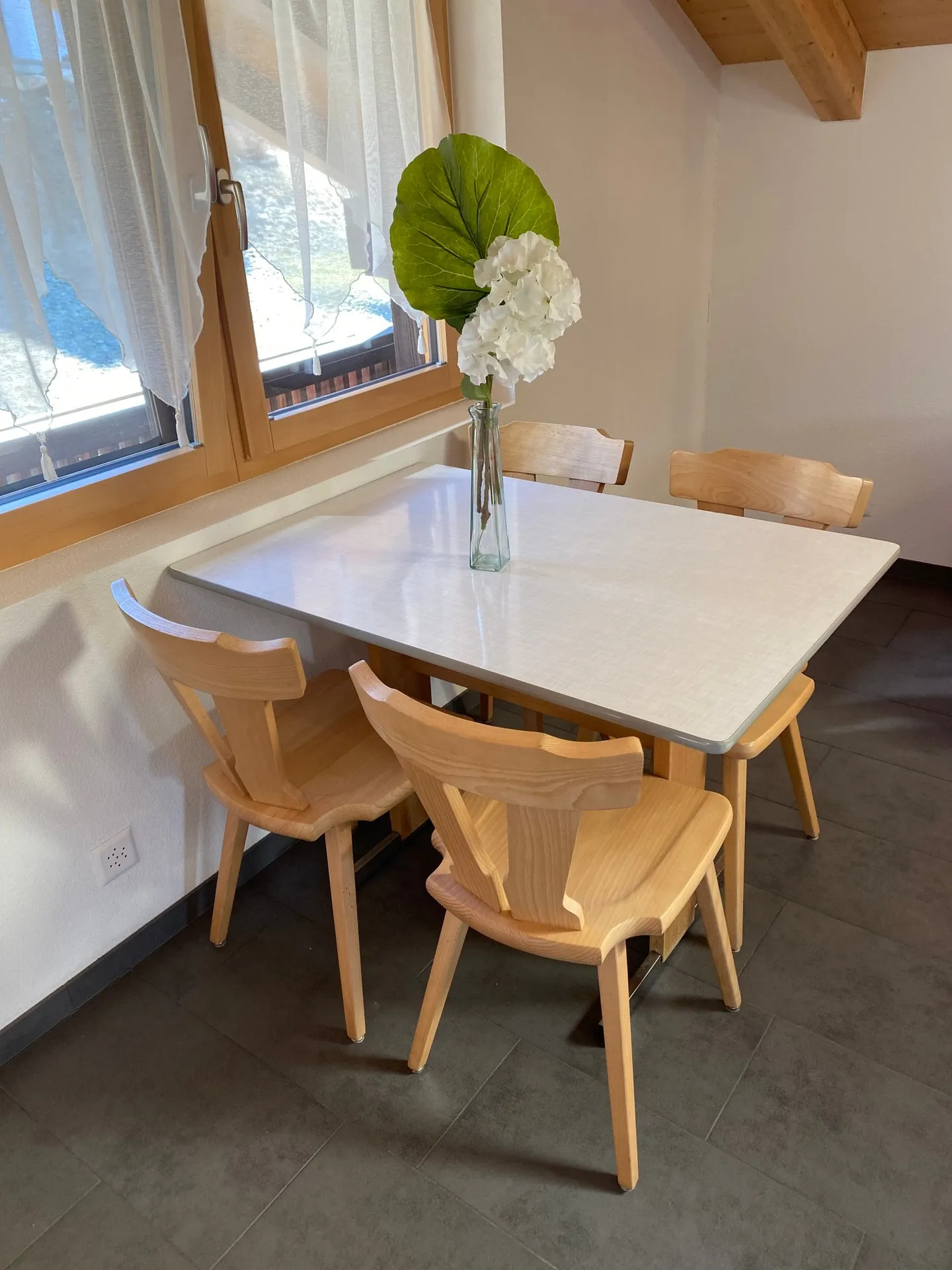 Restaurant with apartment at 1,090 meters above sea level in Valais for sale! - Photo 3 of 14