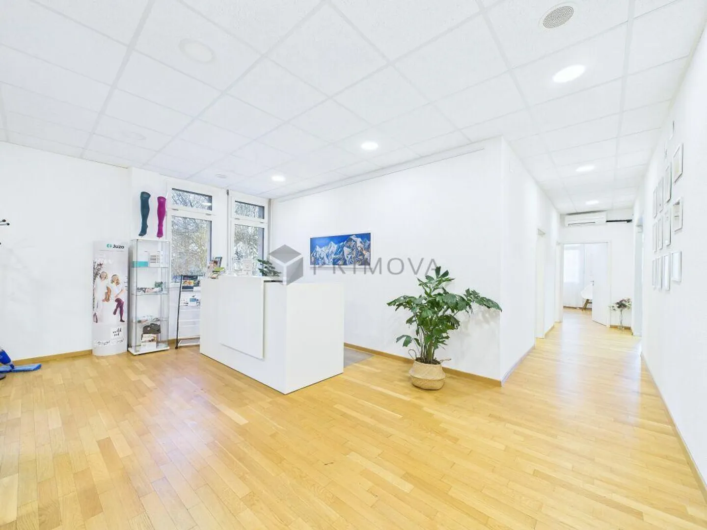 Functional commercial space on the ground floor with parking spaces - Photo 1 of 14