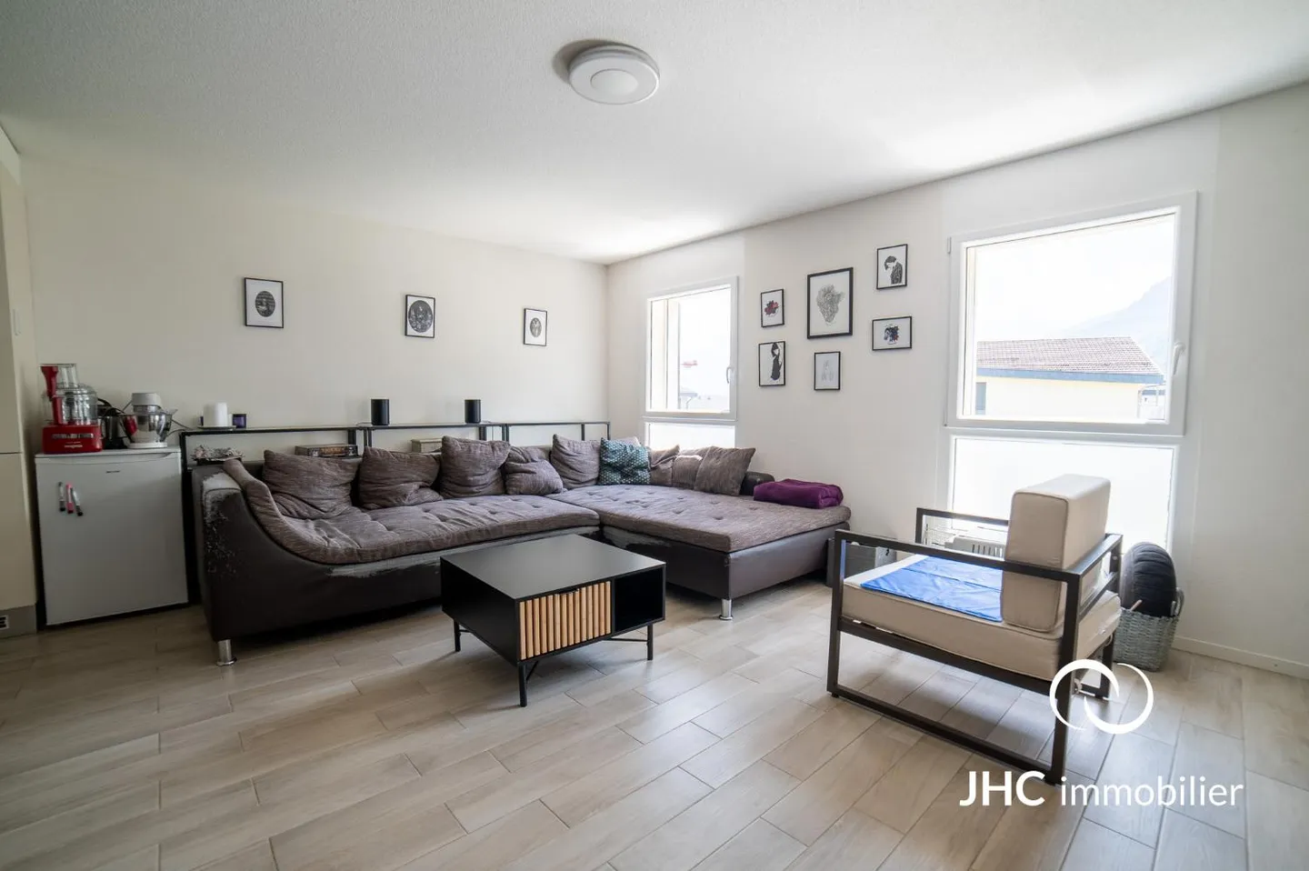 Modernes Apartment mit Balkon - Foto 2 von 15