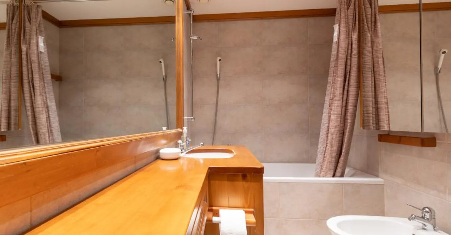 Charming Apartment in Crans-Montana - Photo 9 of 10