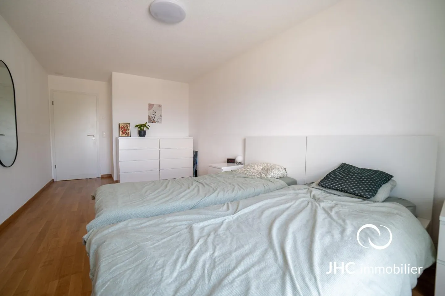 Modernes Apartment mit Balkon - Foto 7 von 15