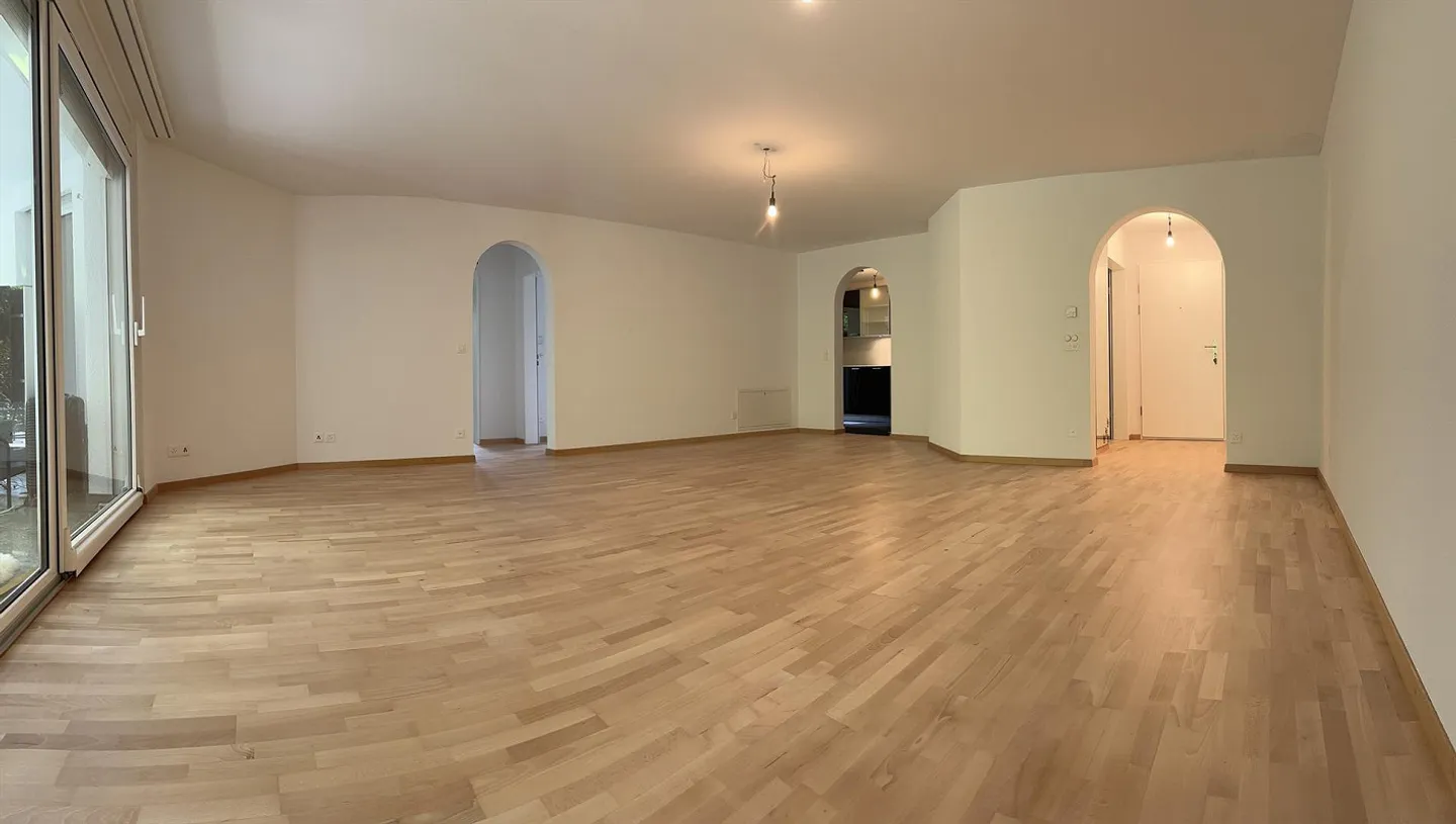 Appartamento elegante al piano terra con giardino d'inverno e quota di terreno - Foto 4 di 21