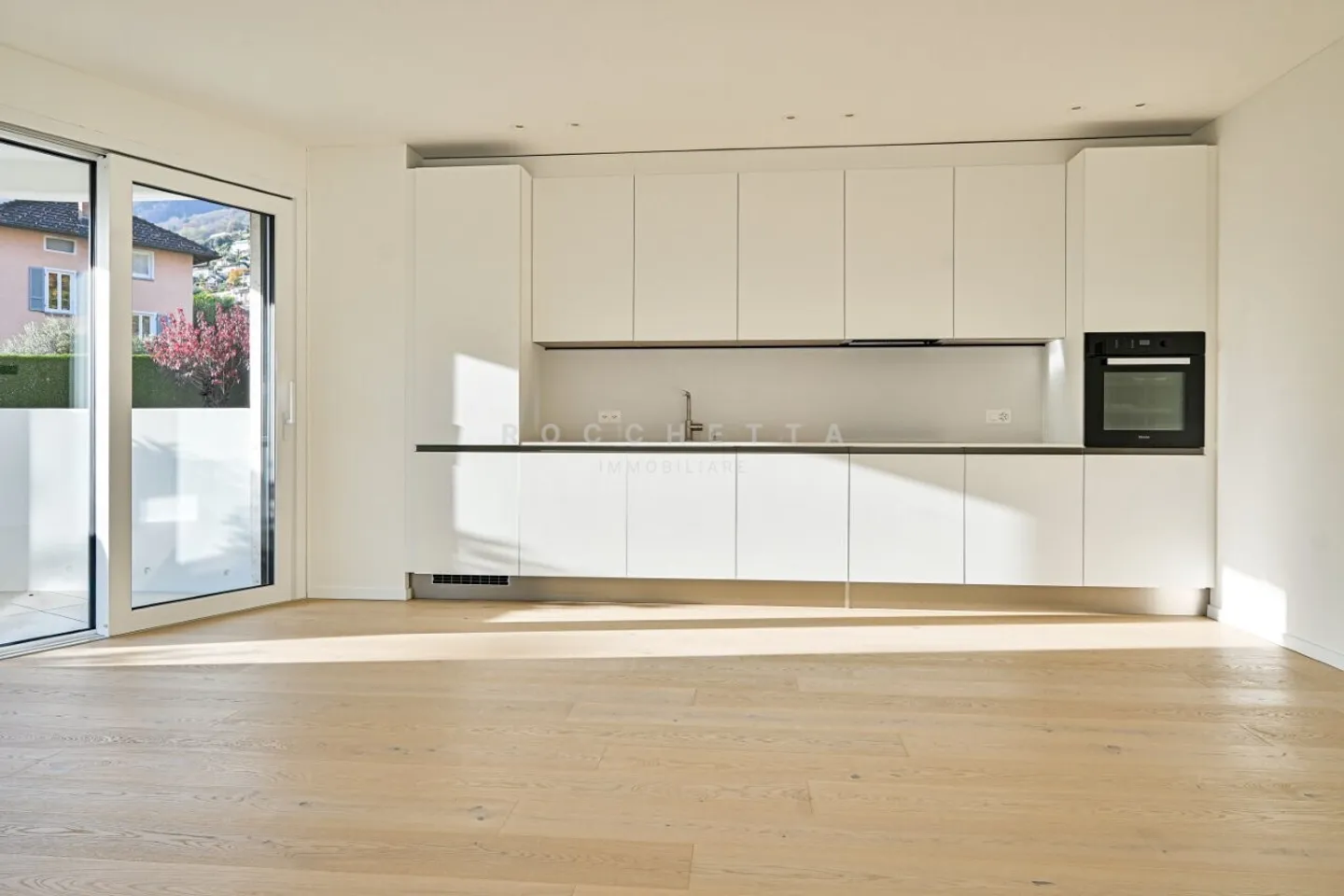 La Perla Residence - Elegance and comfort in a privileged location - Photo 7 of 15