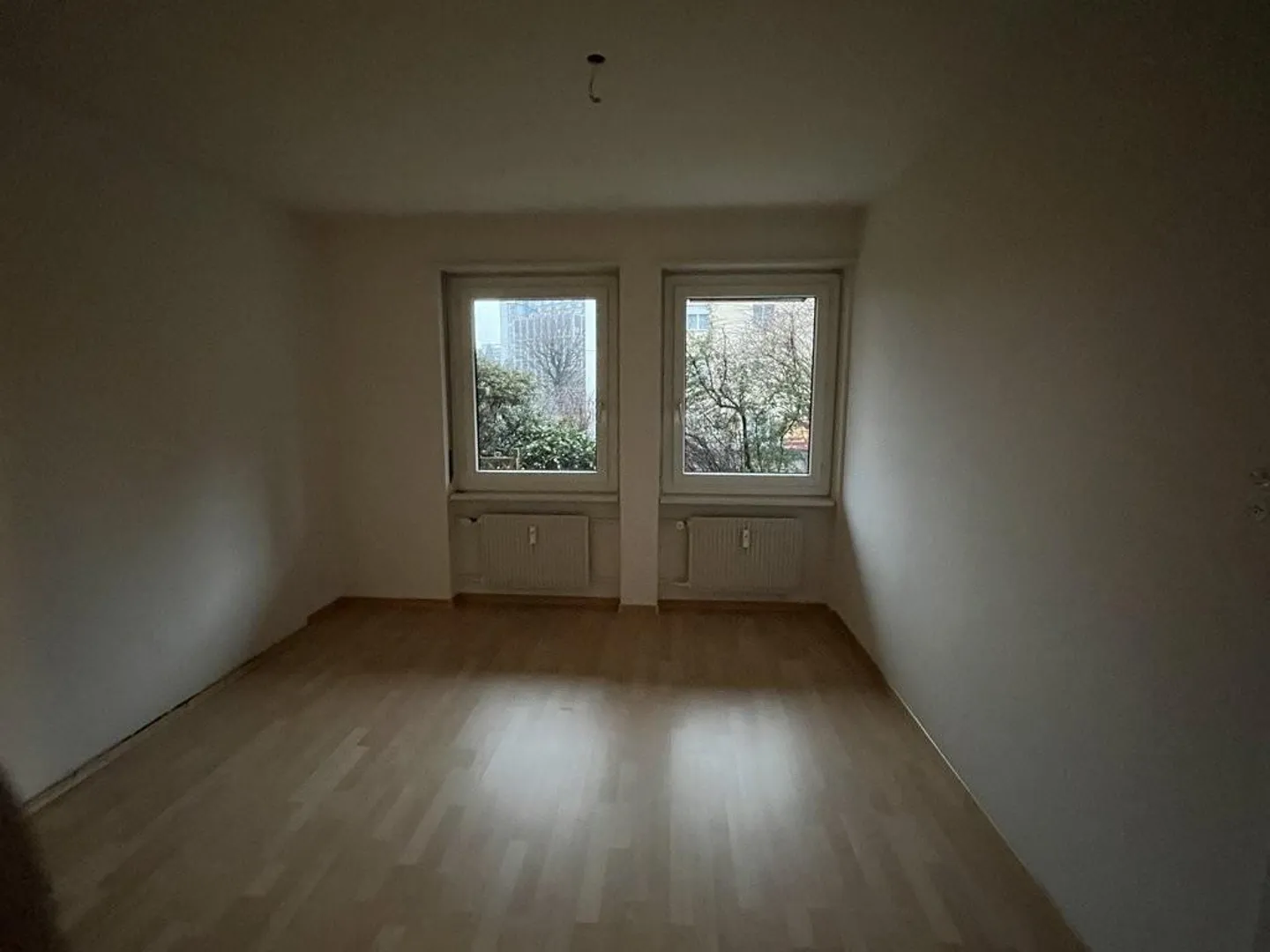 Appartement au rez-de-chaussée avec terrasse - Photo 3 sur 6