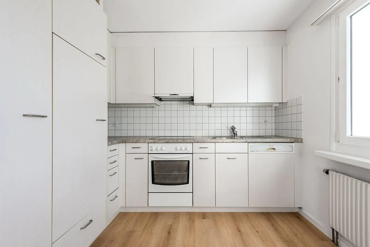 Small but well-kept and centrally located - Photo 2 of 8