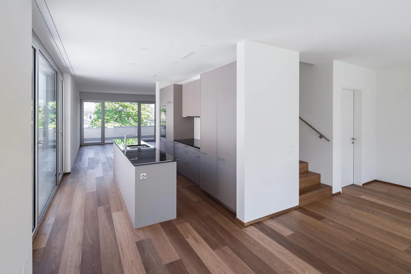 Esclusiva casa unifamiliare di 4,5 locali con ampia terrazza - Foto 4 di 10