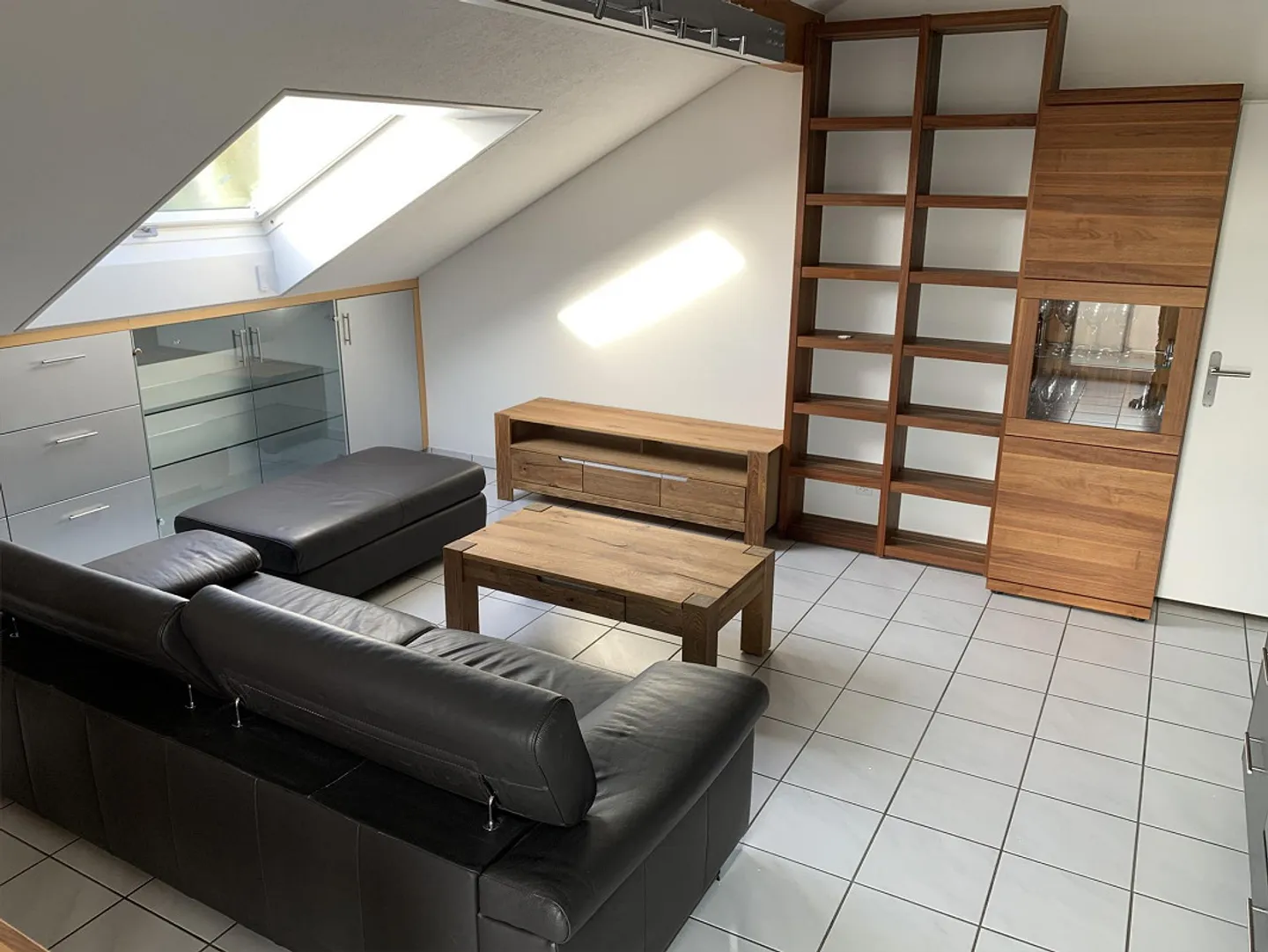 Renoviertes Loft mit sonnigem Balkon - Foto 3 von 14