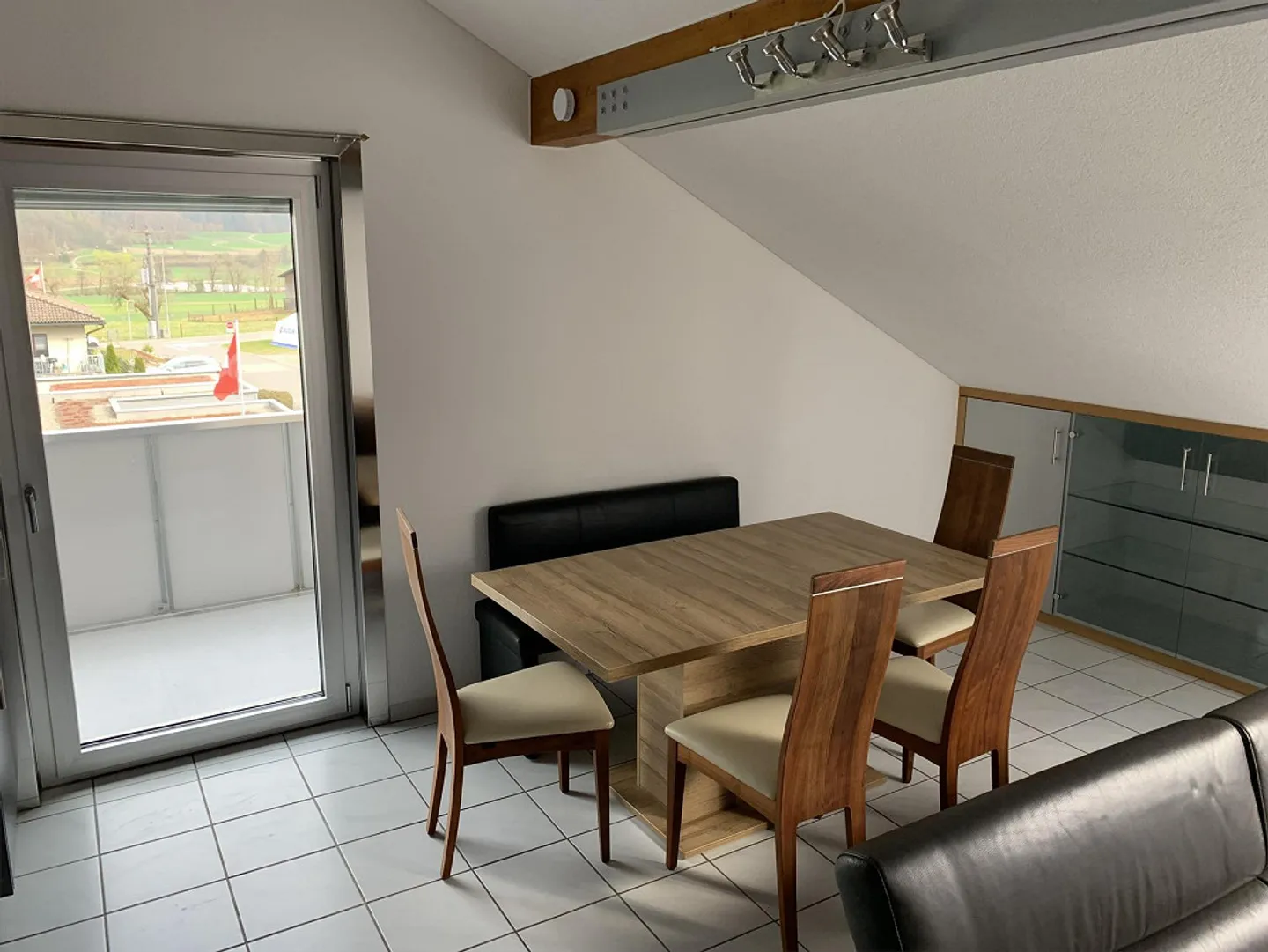 Renoviertes Loft mit sonnigem Balkon - Foto 4 von 14