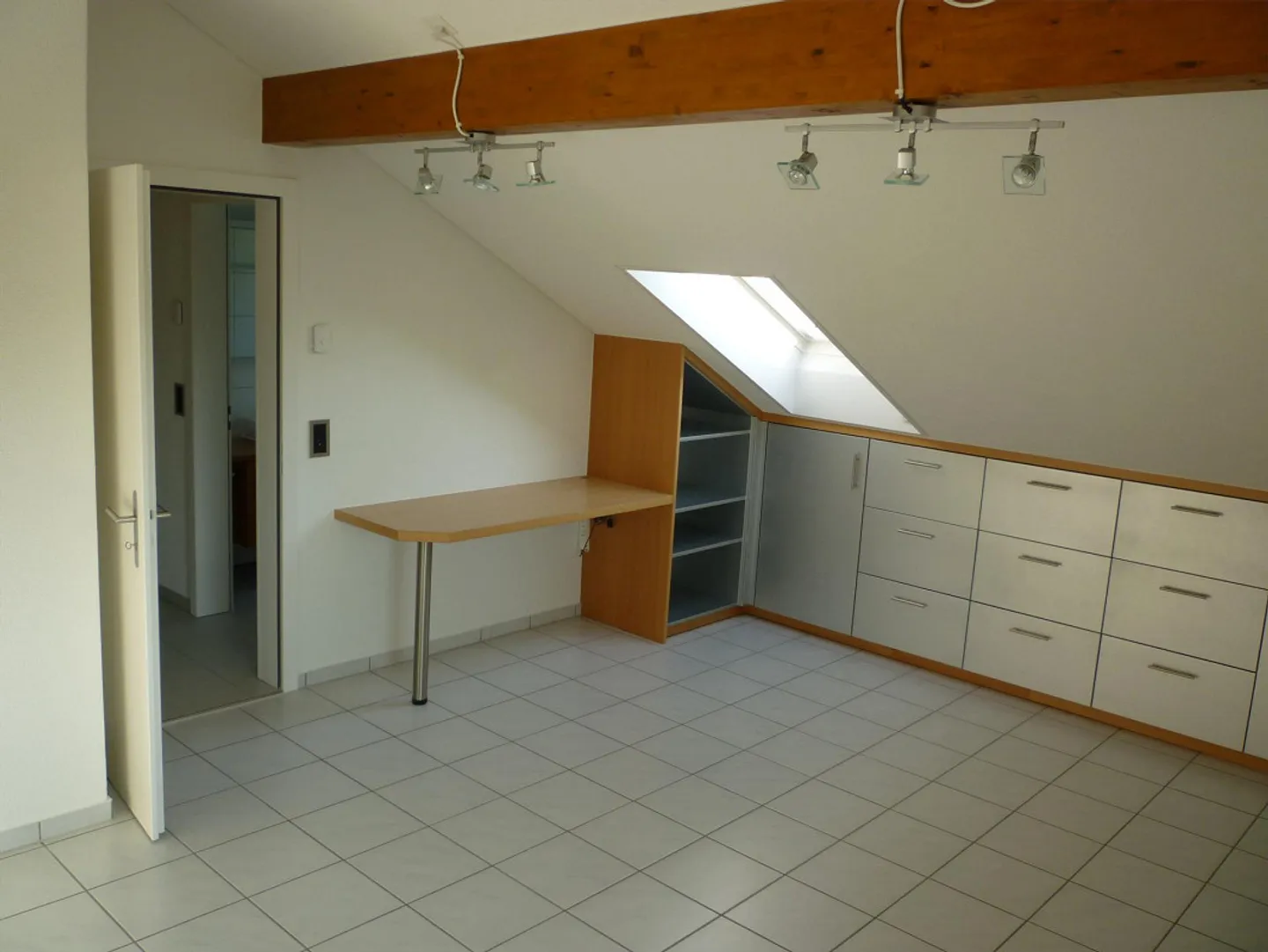 Renoviertes Loft mit sonnigem Balkon - Foto 10 von 14