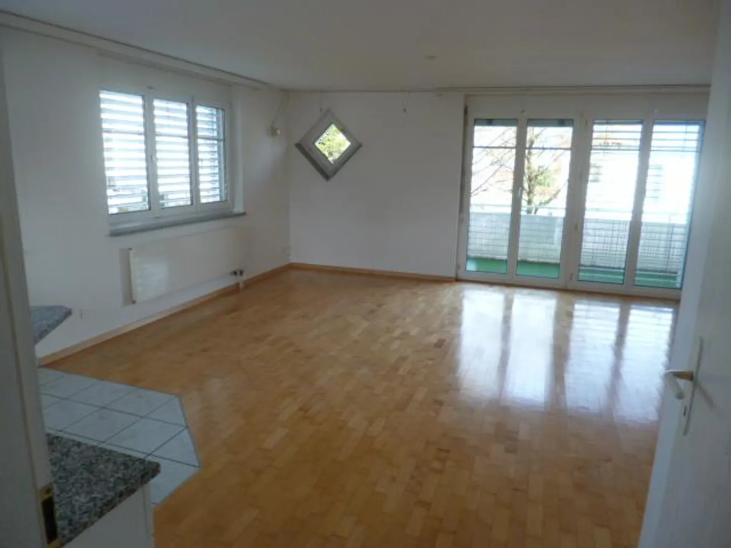 Attenzione famiglie: Ottimo appartamento duplex di 5,5 stanze in affitto - Foto 2 di 2