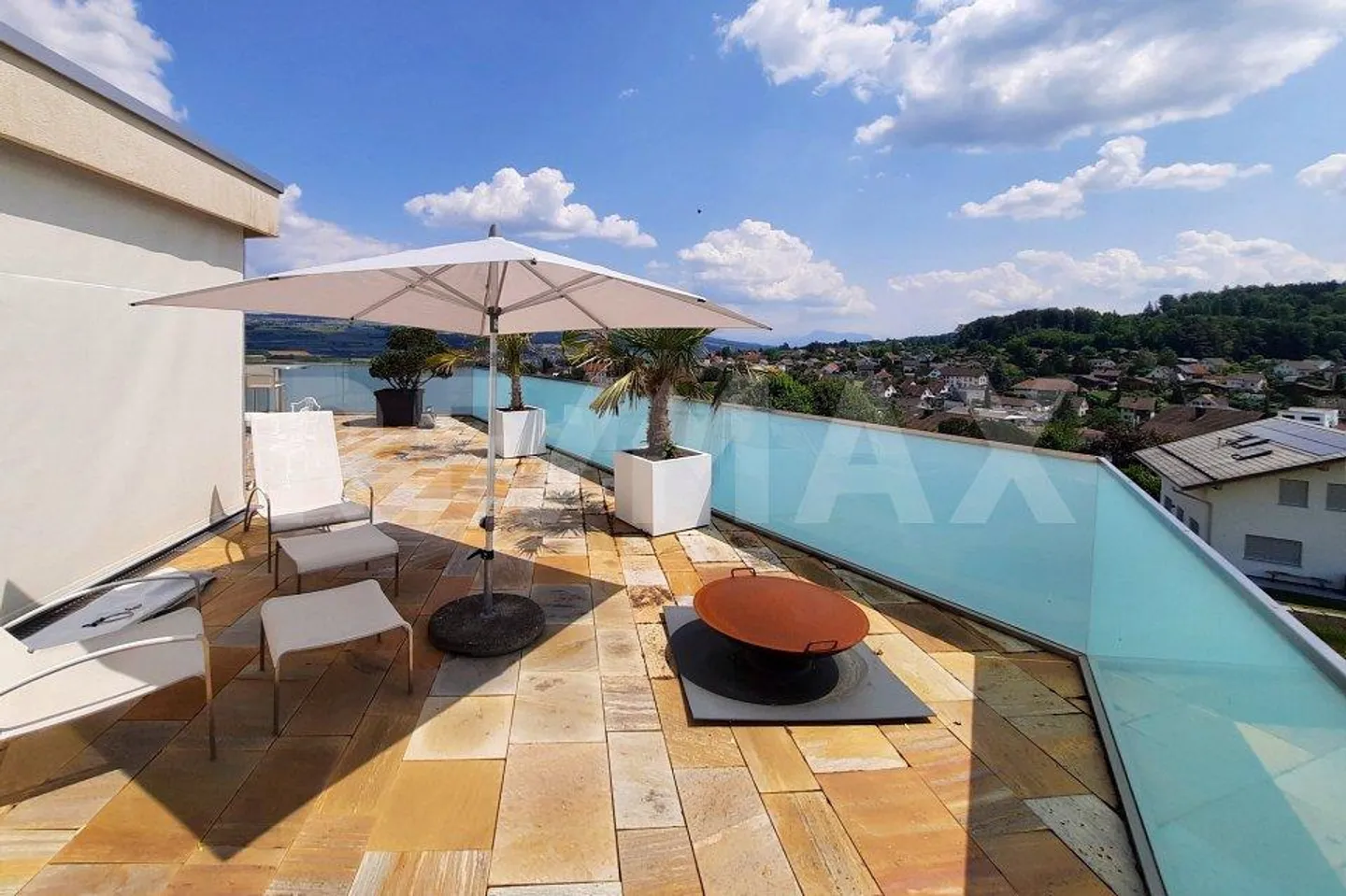 Penthouse apartment with breathtaking panoramic views - Photo 2 of 13