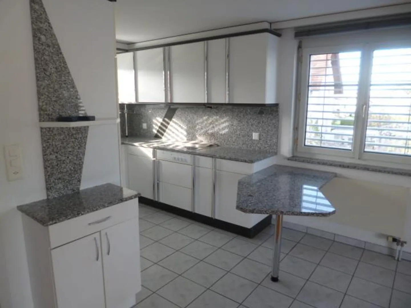 Attenzione famiglie: Ottimo appartamento duplex di 5,5 stanze in affitto - Foto 1 di 2