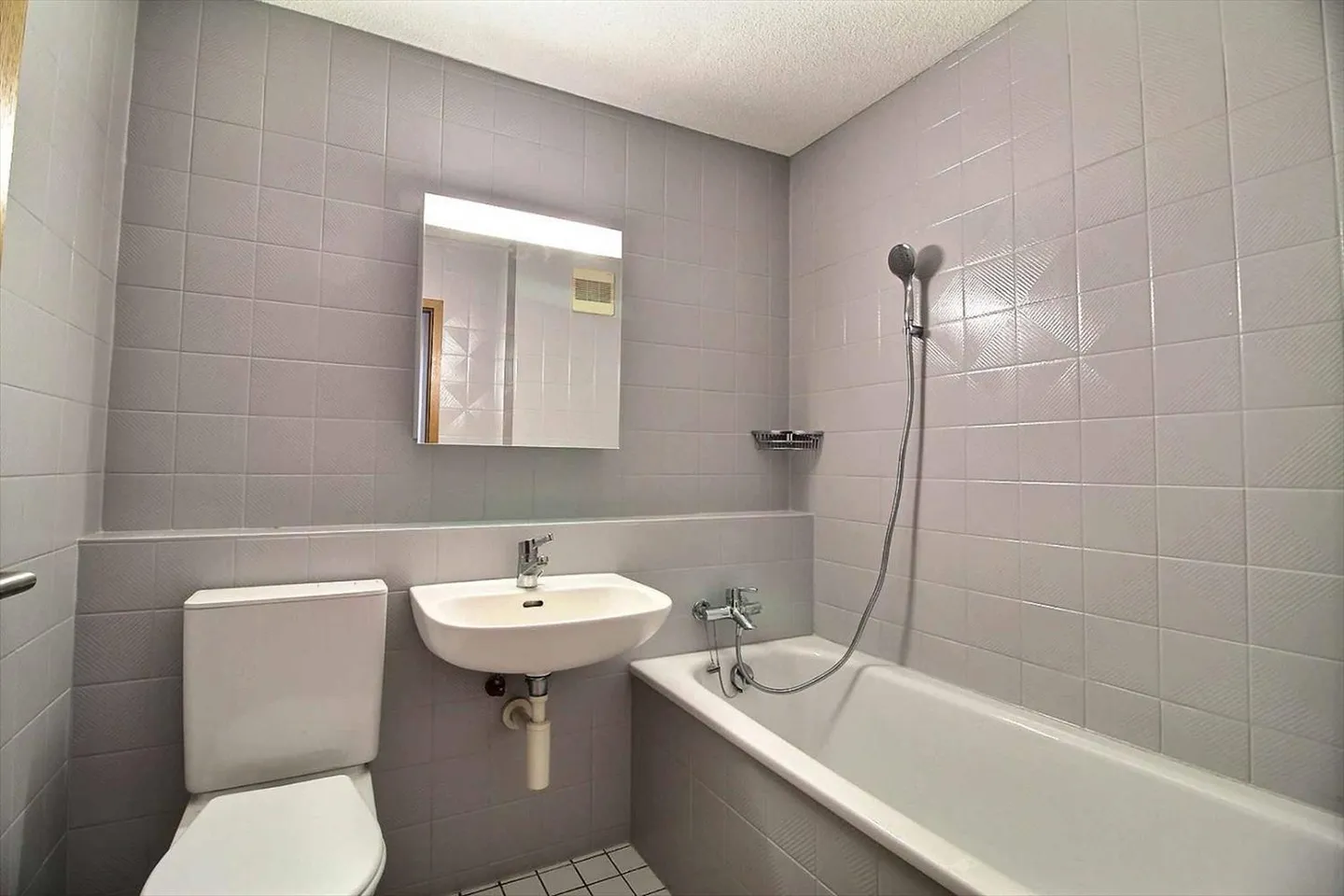 3.5 Room Apartment - Photo 7 of 9
